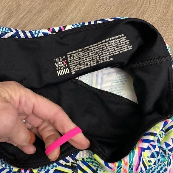 Victoria’s Secret Sport, Cropped Neon Geometric Design Tights - Picture 8 of 13